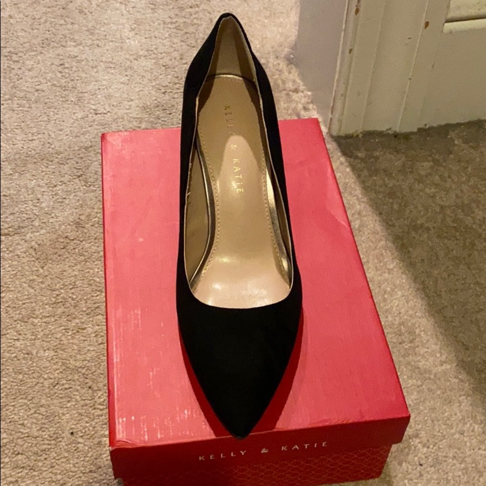 Shoes - Picture 2 of 3